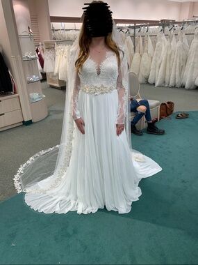 Bridal Style F19953 David's Bridal Beaded Keyhole Back Chiffon Wedding  Dress David's Bridal